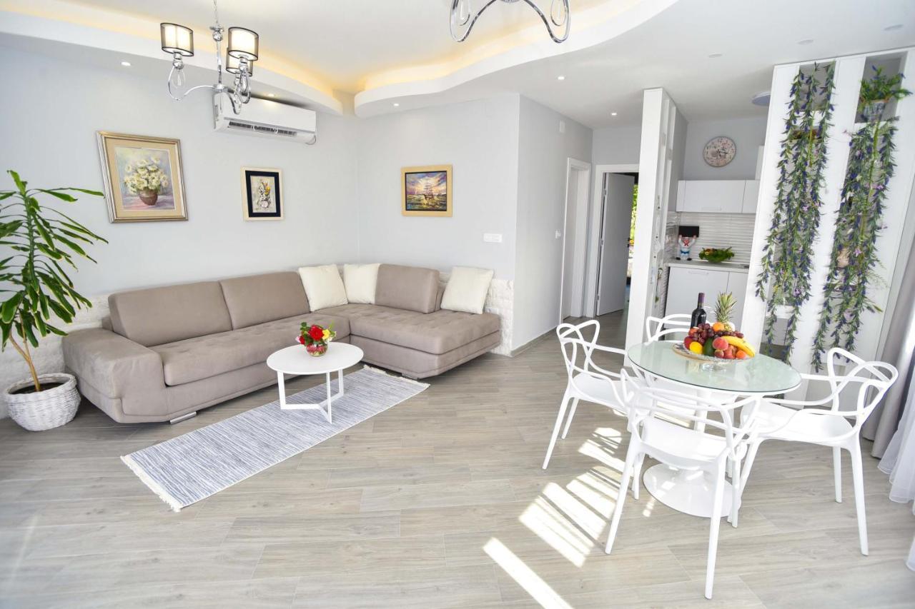 Verbalj Apartment With Swimming Pool Kotor Kültér fotó