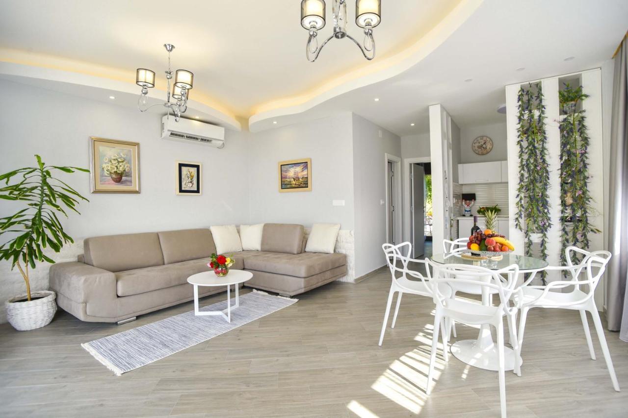 Verbalj Apartment With Swimming Pool Kotor Kültér fotó